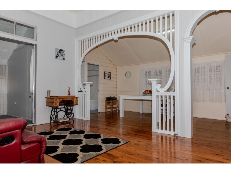 24 QUEEN STREET, Roma QLD 4455