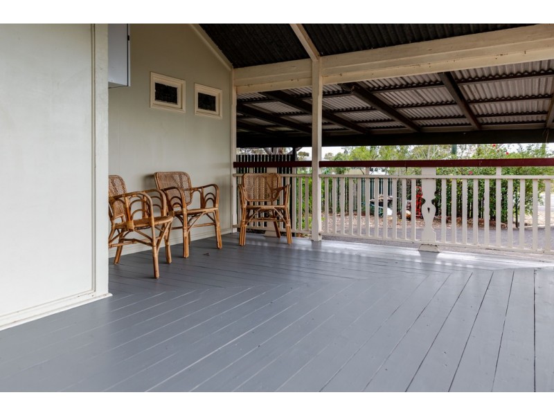 24 QUEEN STREET, Roma QLD 4455