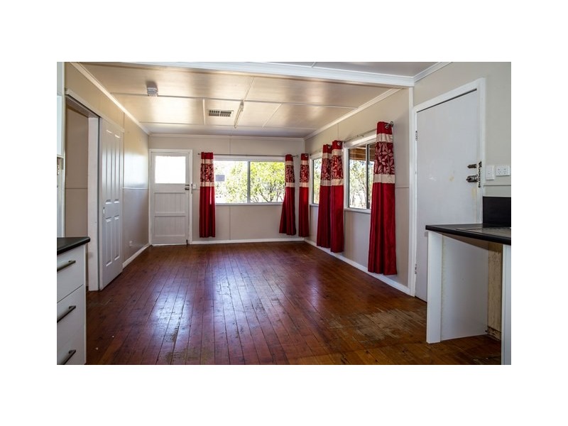 39 COLLEGE STREET, Wallumbilla QLD 4428