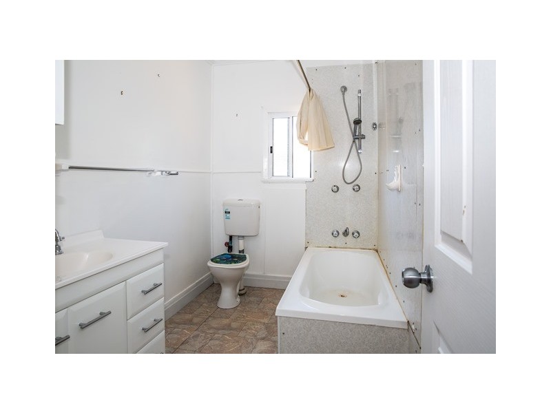 39 COLLEGE STREET, Wallumbilla QLD 4428