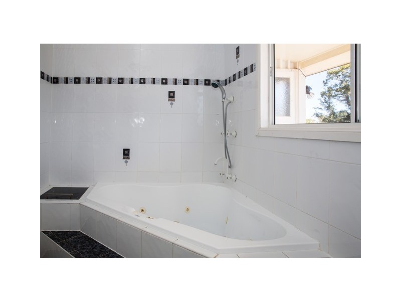83 MISCAMBLE STREET, Roma QLD 4455
