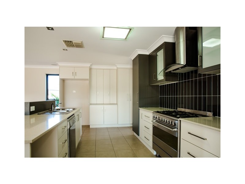 5 TATE PLACE, Roma QLD 4455