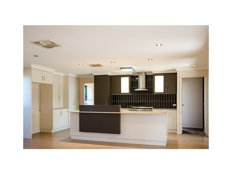 5 TATE PLACE, Roma QLD 4455