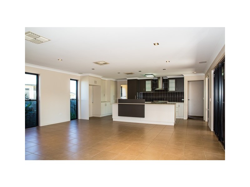 5 TATE PLACE, Roma QLD 4455
