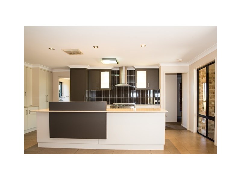 5 TATE PLACE, Roma QLD 4455