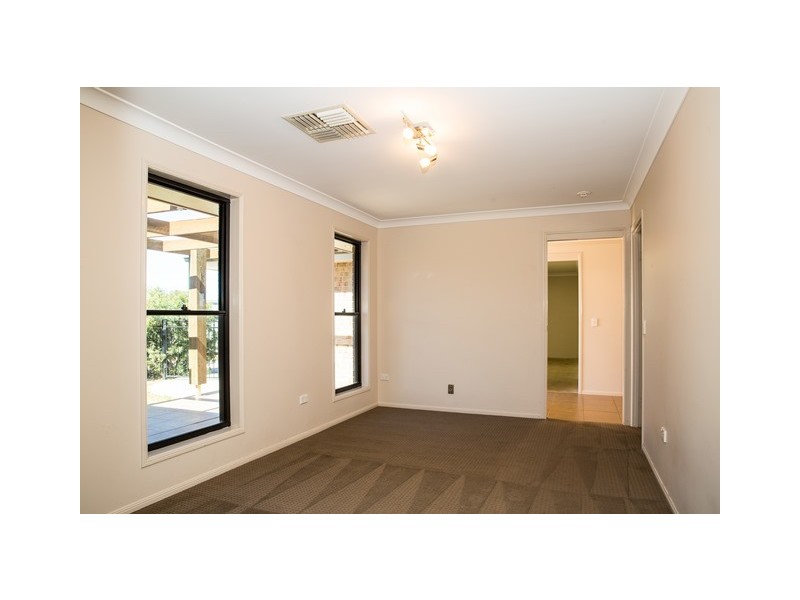 5 TATE PLACE, Roma QLD 4455