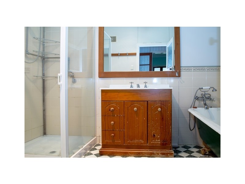 64 ROSLYN DRIVE, Roma QLD 4455