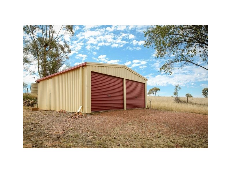 64 ROSLYN DRIVE, Roma QLD 4455