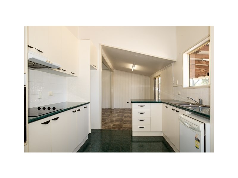 8 QUINTIN STREET, Roma QLD 4455