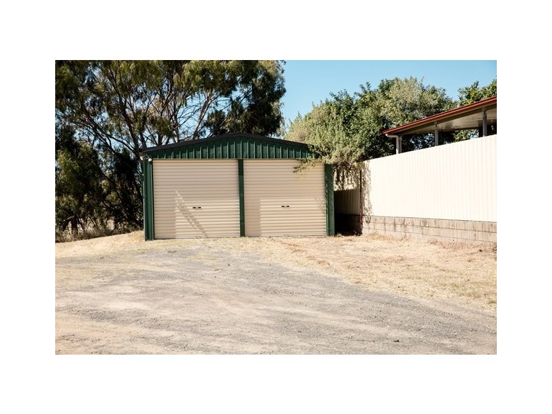 8 QUINTIN STREET, Roma QLD 4455