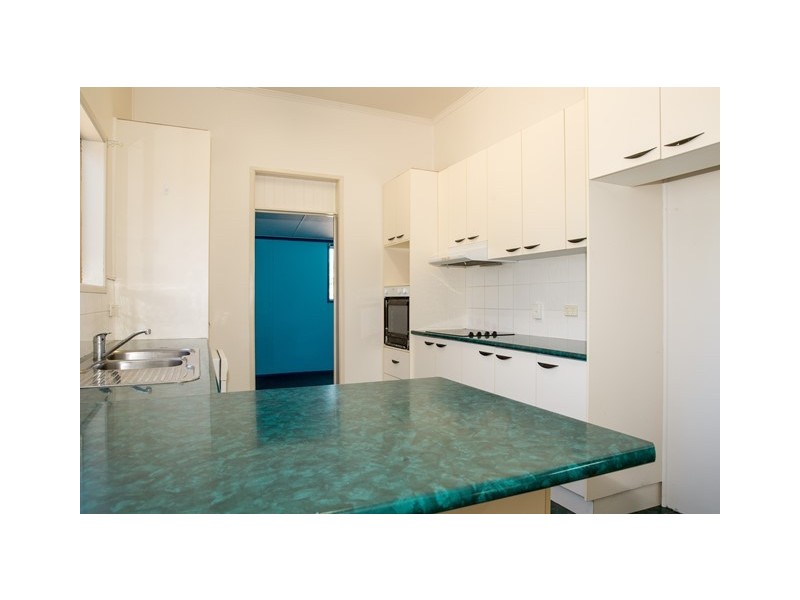 8 QUINTIN STREET, Roma QLD 4455