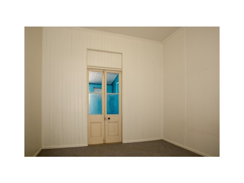 8 QUINTIN STREET, Roma QLD 4455