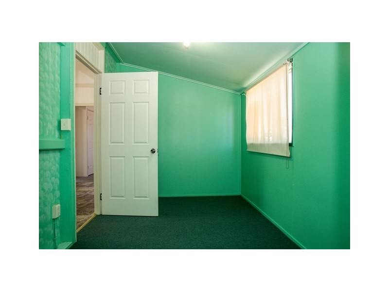 8 QUINTIN STREET, Roma QLD 4455