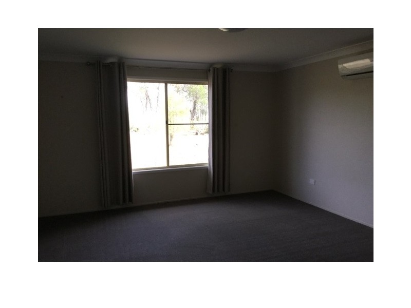18 Bowens Lane, Roma QLD 4455
