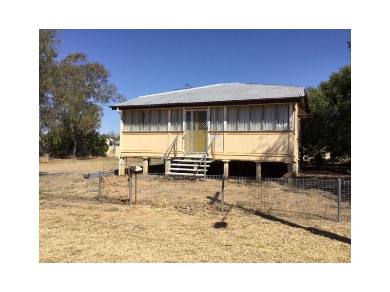 12 Russell Street, Roma QLD 4455