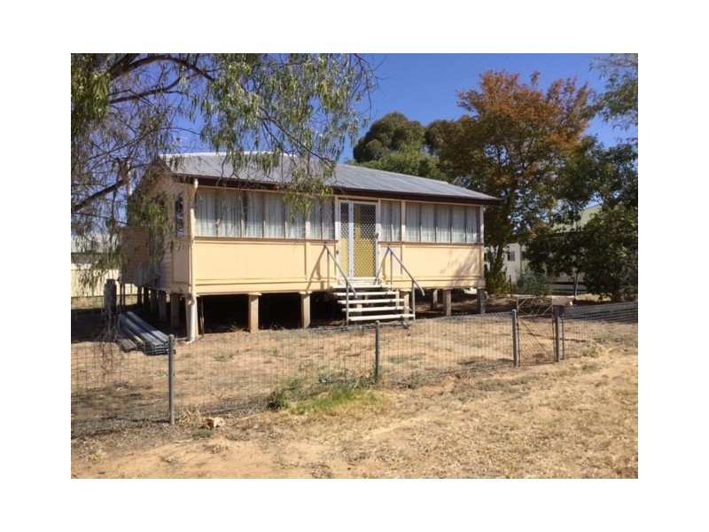 12 Russell Street, Roma QLD 4455
