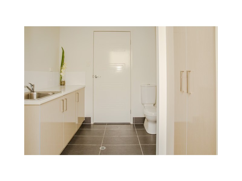 8 CLEARVIEW DRIVE, Roma QLD 4455