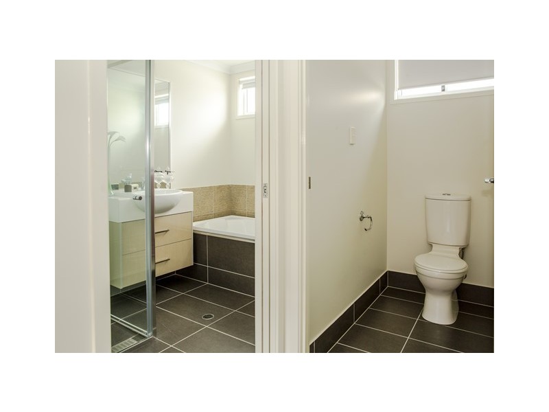 8 CLEARVIEW DRIVE, Roma QLD 4455