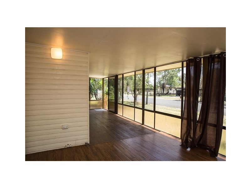 5 WRIGHT STREET, Roma QLD 4455