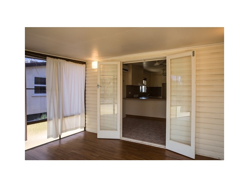 5 WRIGHT STREET, Roma QLD 4455