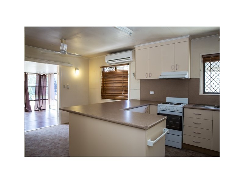 5 WRIGHT STREET, Roma QLD 4455