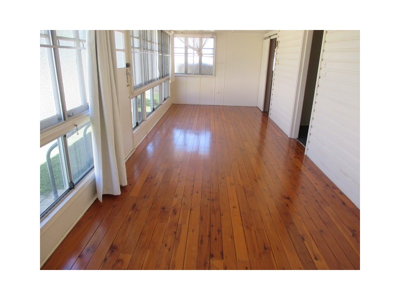 38 TWINE STREET, Roma QLD 4455