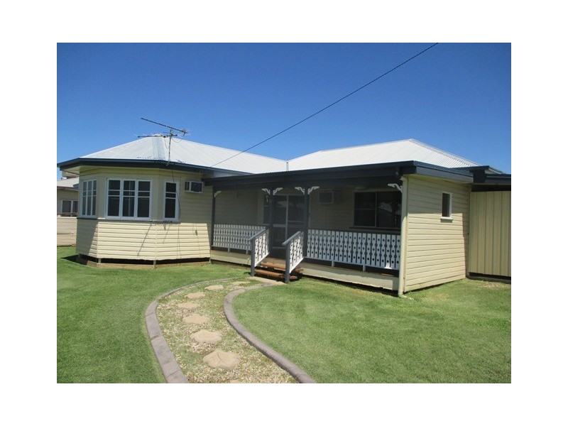 38 TWINE STREET, Roma QLD 4455