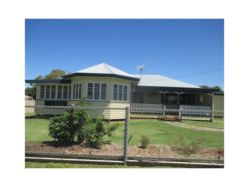 38 TWINE STREET, Roma QLD 4455
