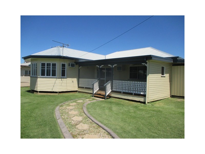 38 TWINE STREET, Roma QLD 4455