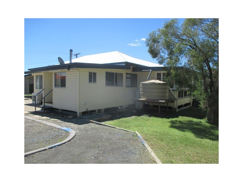38 TWINE STREET, Roma QLD 4455