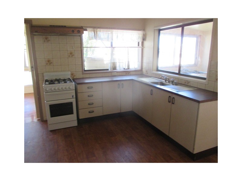 38 TWINE STREET, Roma QLD 4455