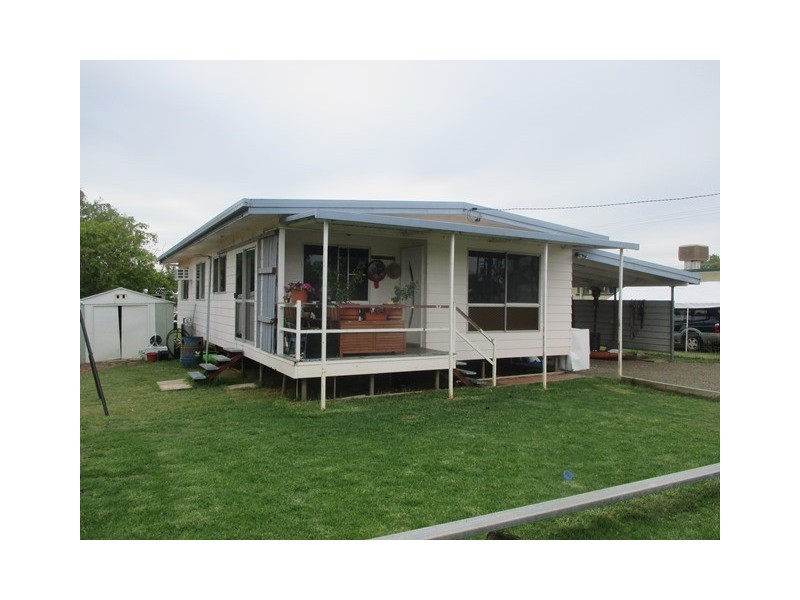 8 COTTELL STREET, Roma QLD 4455