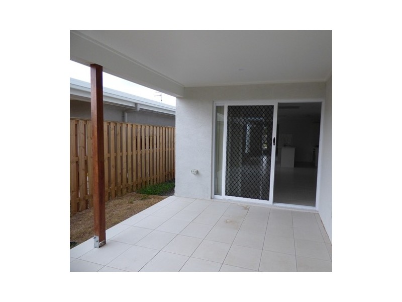 9 LOMANDRA AVENUE, Roma QLD 4455