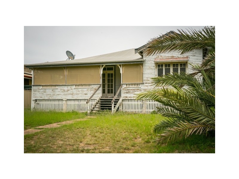 34 NORTHERN ROAD, Roma QLD 4455