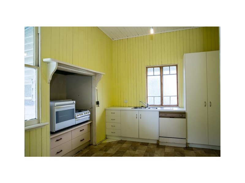 34 NORTHERN ROAD, Roma QLD 4455