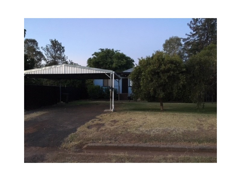 29 Charles Street, Surat QLD 4417