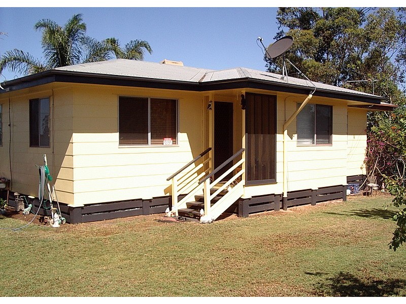 10 FOOTT STREET, Roma QLD 4455