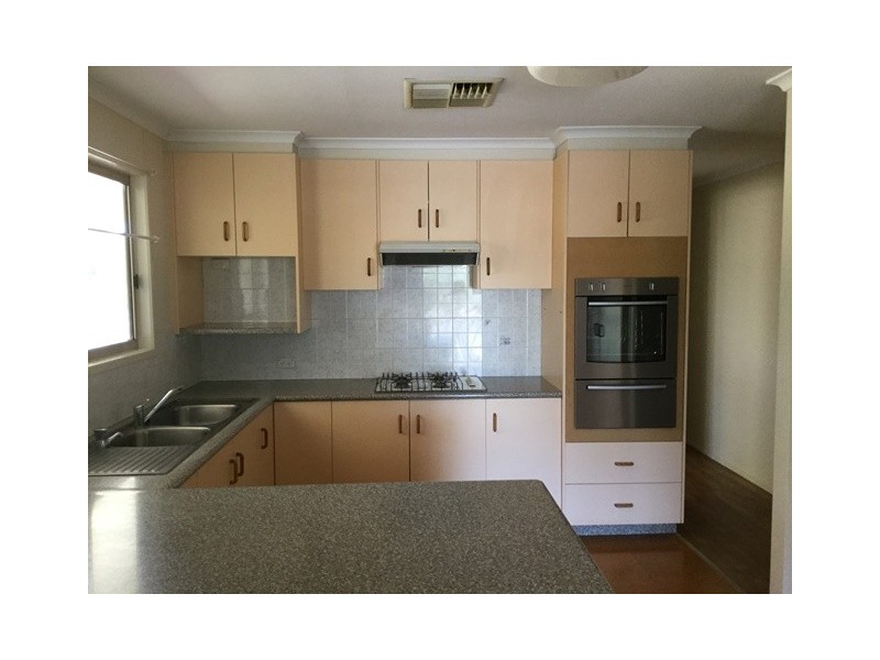 1 BOND STREET, Roma QLD 4455