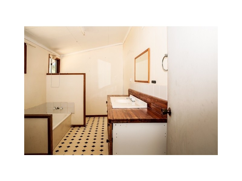 33 STATION STREET, Roma QLD 4455