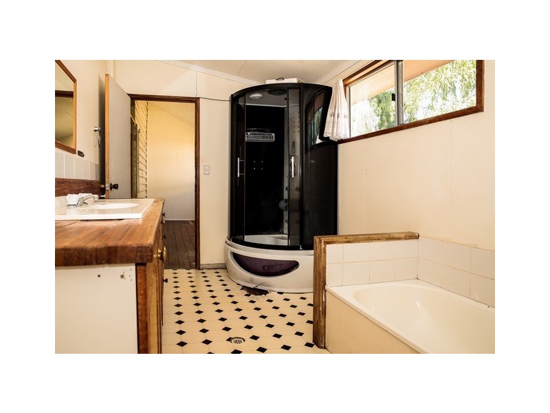 33 STATION STREET, Roma QLD 4455