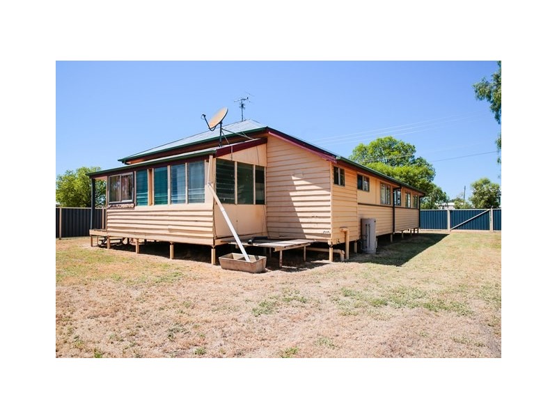 33 STATION STREET, Roma QLD 4455