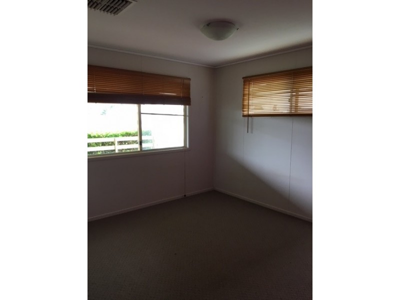 30 Luff Street, Roma QLD 4455