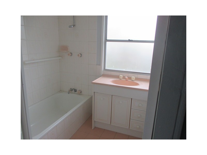 130 WYNDHAM STREET, Roma QLD 4455