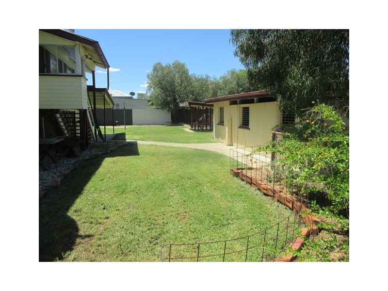 130 WYNDHAM STREET, Roma QLD 4455