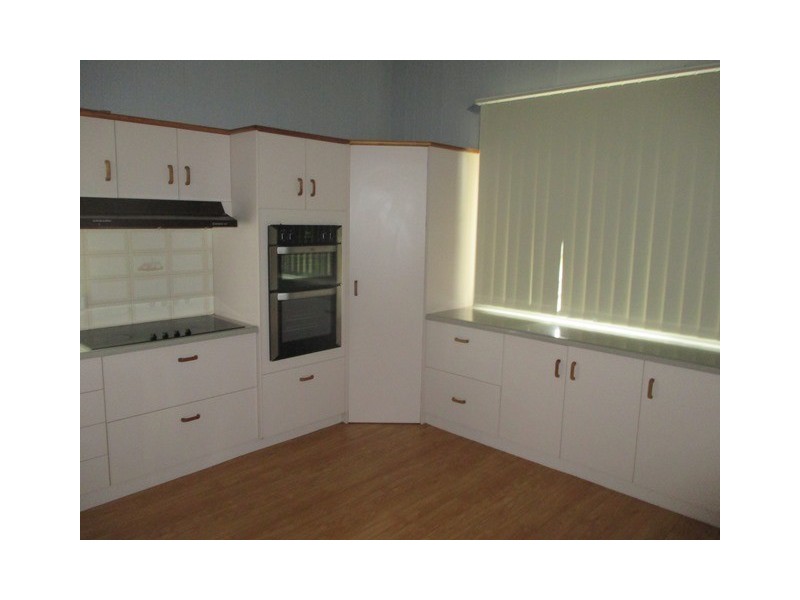 130 WYNDHAM STREET, Roma QLD 4455