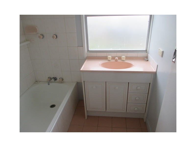 130 WYNDHAM STREET, Roma QLD 4455