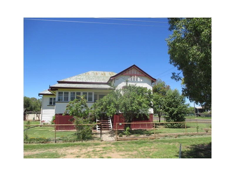 130 WYNDHAM STREET, Roma QLD 4455