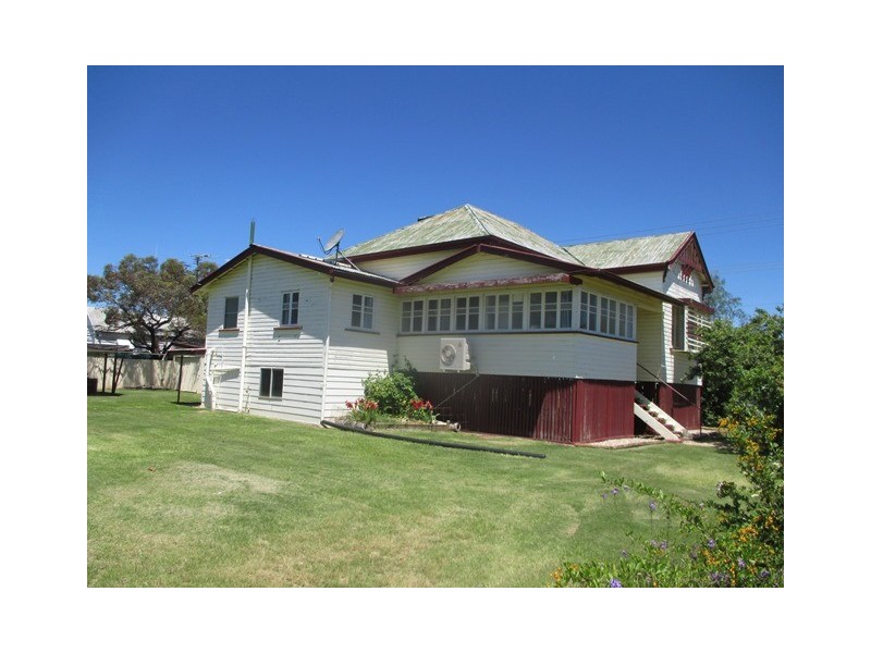 130 WYNDHAM STREET, Roma QLD 4455