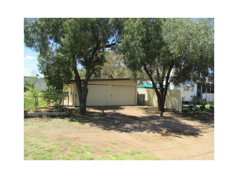 130 WYNDHAM STREET, Roma QLD 4455