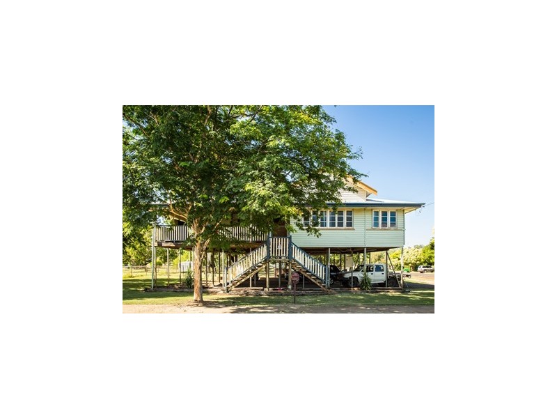 42 BURROWES STREET, Surat QLD 4417